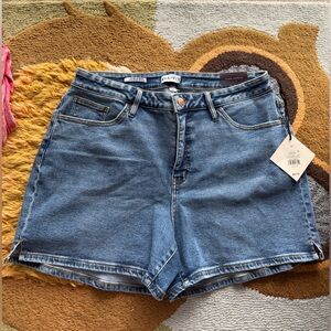 Ava & Viv Medium Blue Denim High-Rise Jean Shorts